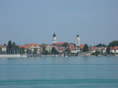 havnen i byen Lindau set fra vandet